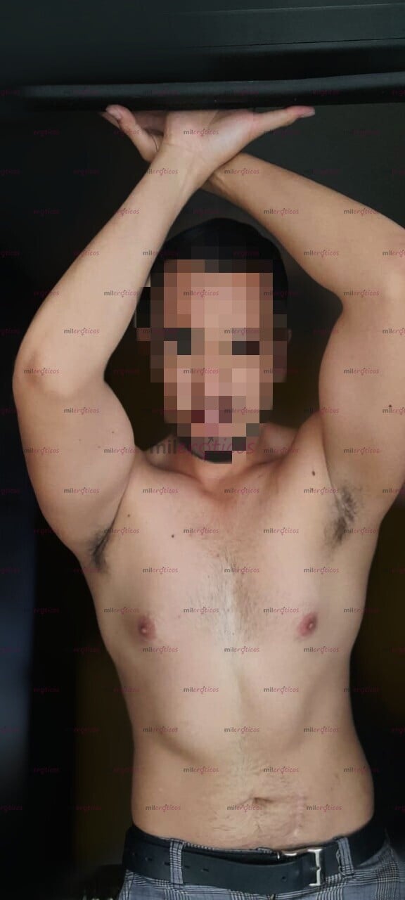 FOTOS DE DISPONIBLE EN TU CIUDAD MAN VARONIL SERIO ACTIVO LISTO PARA COMPLACERTE