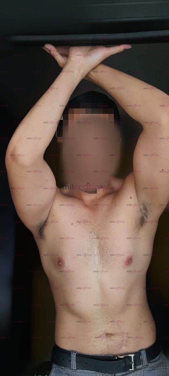 FOTOS DE DISPONIBLE EN TU CIUDAD MAN VARONIL SERIO ACTIVO LISTO PARA COMPLACERTE