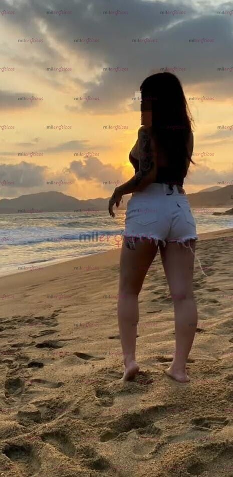 FOTOS DE CHICA BLANQUITA TATUADITA Y MUY SEXY DE VISITA