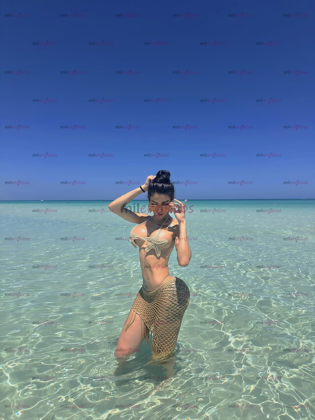 FOTOS DE CHICA TRANS CON GRAN POLLA Y LINDO TRASERO