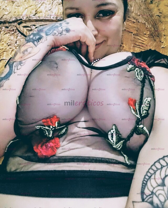 FOTOS DE SOLO DOMICILIO !! TU PERRA TETONA , SUPER ARRECHA DIRECTO A TU CAMA