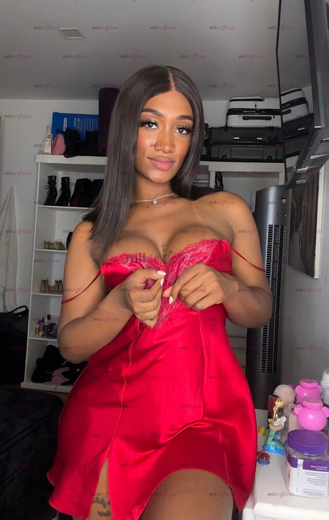 FOTOS DE HERMOSA MORENA CON CURVAS DE INFARTO QUE TE DEJARÁN FASCINADO