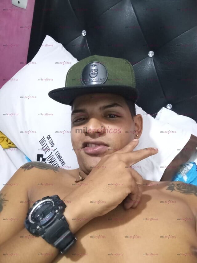 FOTOS DE HOLA QUÉ ME REY SOY BAYRON VENEZOLANO VERSÁTIL ACTIVO VERGON