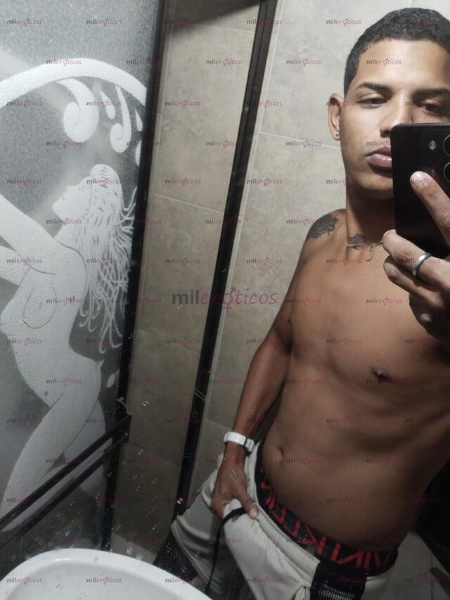 FOTOS DE HOLA QUÉ ME REY SOY BAYRON VENEZOLANO VERSÁTIL ACTIVO VERGON