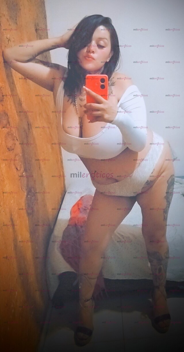 FOTOS DE VOLUPTUOSA CANDENTE APASIONADA AMOROSA DIVERTIDA TATUADA HASTA TU CAMA