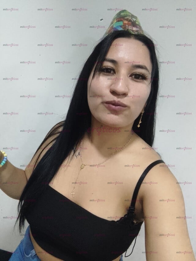 FOTOS DE HOLA MIS AMORES SOY YESSICA UNA CHICA DE CARA LINDA JUGUETONA DIVERTIDA TU AMAMT