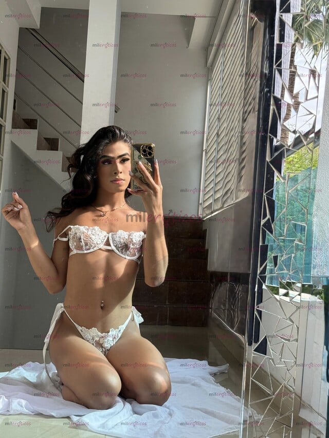 FOTOS DE TU CHICA TRANS VERSATIL MUY FEMENINA LECHERA MUY CALIENTE Y COMPLASIENTE
