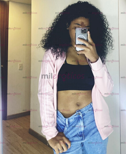 FOTOS DE SOFIA UNA LINDA MORENA COMPLACIENTE DE COLA Y SENOS GRANDE