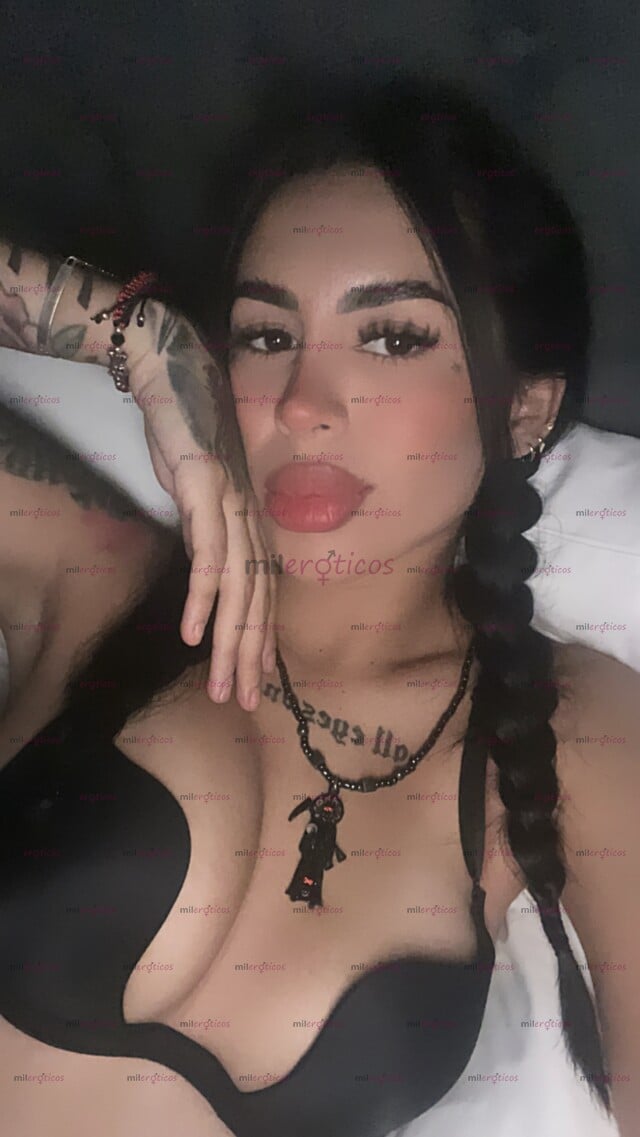 FOTOS DE HOLA ME LLAMO MELANIE, TENGO 23 AÑOS, SOY PETTITE MUY CACHONDA Y COMPLACIENTE.