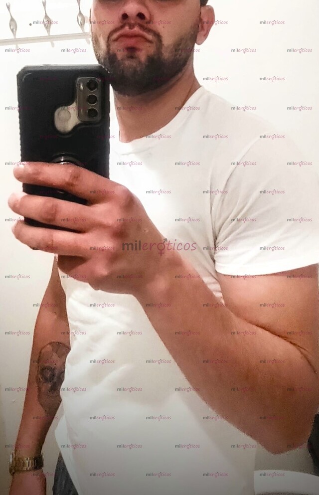 FOTOS DE HOLA QUE TAL ME PRESENTO SOY GERARDO CHICO DE 30 AÑOS DOTADO ALTO GUAPO