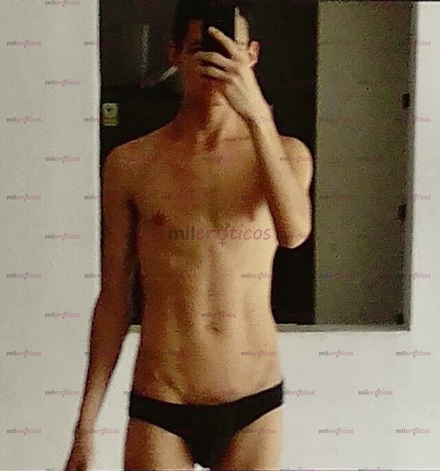 FOTOS DE FLACO ALTO CARISMÁTICO CON SUS SEXYS MOVIMIENTOS