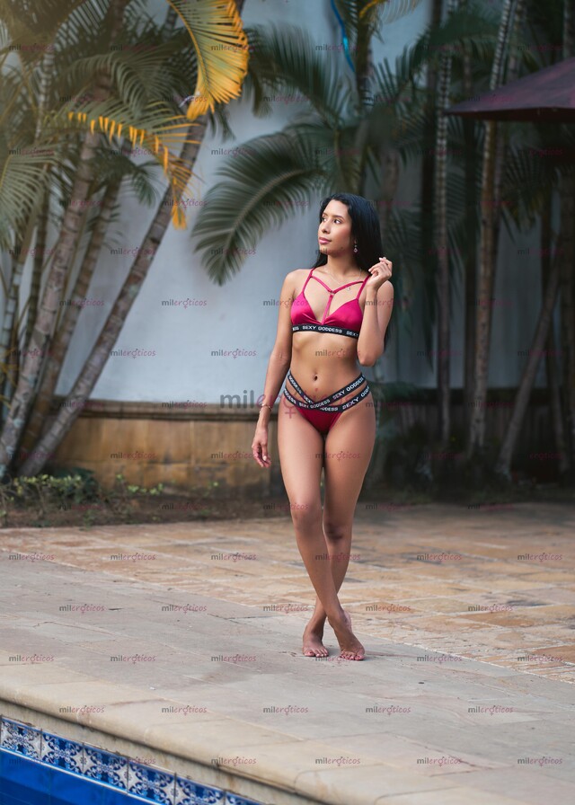 FOTOS DE SOY UNA SEXY MORENA CON CUERPO DE MODELO