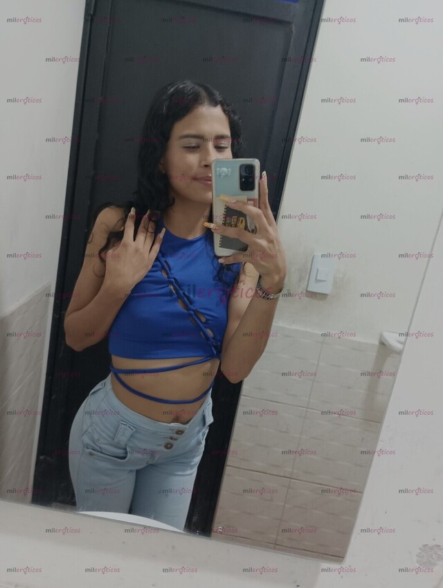 FOTOS DE MORENA BAJITA CALIENTE CON TATUAJES AMOR