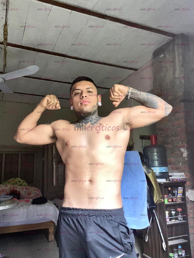 FOTOS DE SOY GLEN RIVAZZ ARTISTA URBANO Y ACTOR PORNOGRAFICO LISTO PARA COMPLACERTE