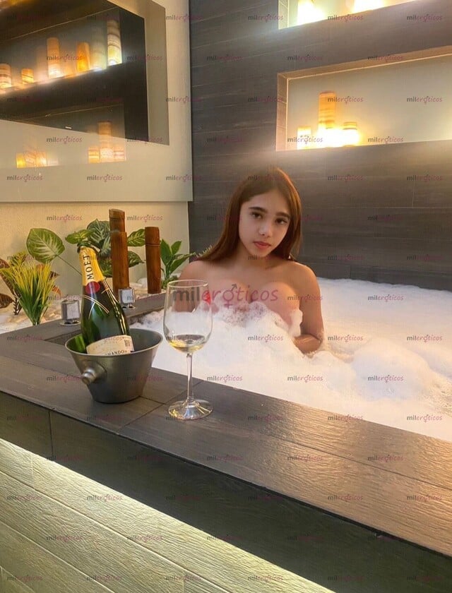 FOTOS DE PUTITA TRANS DE LA WEB CULO GRANDE Y TETAS ENORMES SERVICIO VIRTUAL PAPI
