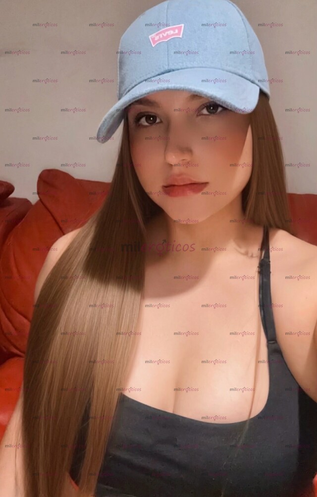 FOTOS DE RUBIA, JOVEN, BELLA, ELEGANTE, Y MUY HOT