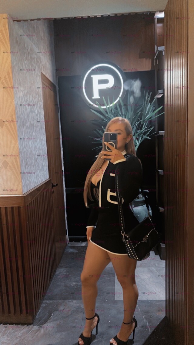 FOTOS DE RUBIA, JOVEN, BELLA, ELEGANTE, Y MUY HOT