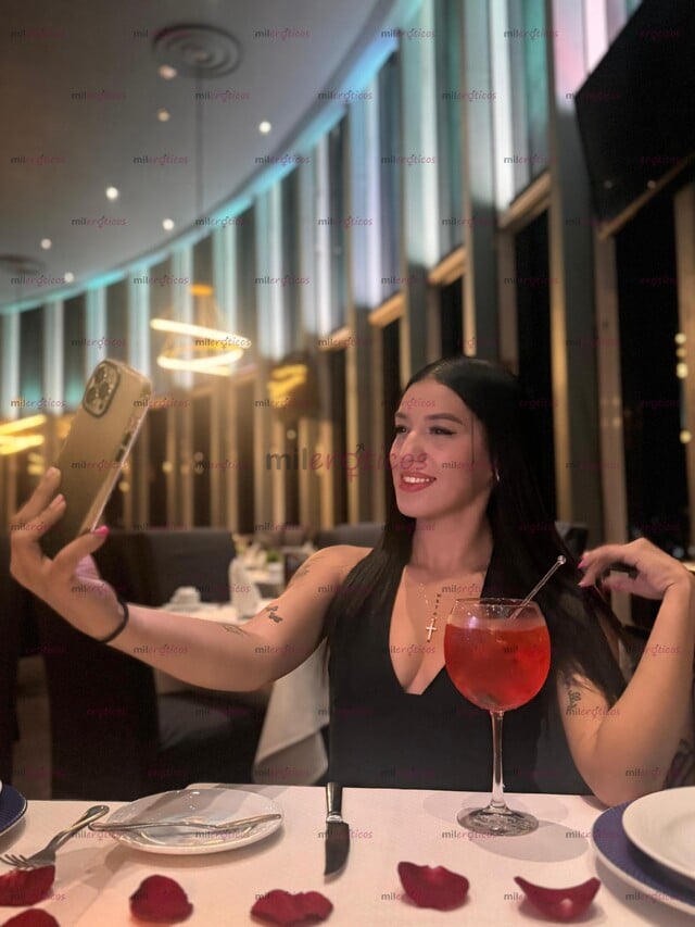 FOTOS DE COLOMBIANA 22 AÑOS , FLAQUITA Y TIERNA , DISPUESTA A COMPLACERTE