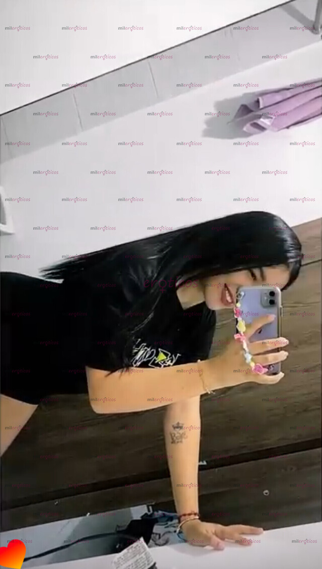 FOTOS DE COLOMBIANA 22 AÑOS , FLAQUITA Y TIERNA , DISPUESTA A COMPLACERTE