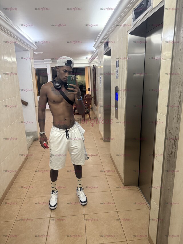 FOTOS DE NEGRO VERGON QUE COMPLACIENTE ALTO Y SÚPER DOTADO