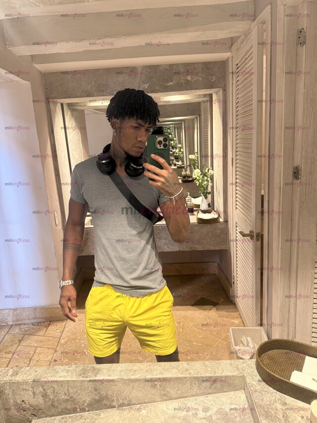 FOTOS DE NEGRO VERGON QUE COMPLACIENTE ALTO Y SÚPER DOTADO