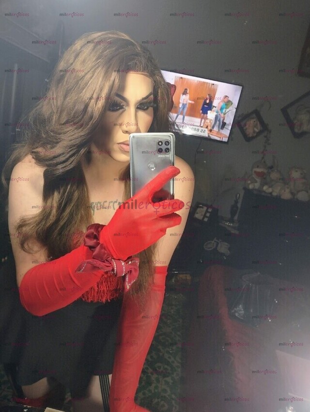 FOTOS DE PROMOCION DE TIERRA CALIENTE LAS PIERNAS DEL MILLÓN ÚNICOS DIAS SEXOXA Y PUTONA
