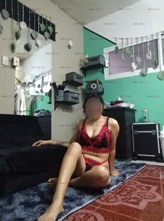 FOTOS DE ADARA DERRAMA TU LECHITA EN MI CARITA, CHICA JUGUETONA.