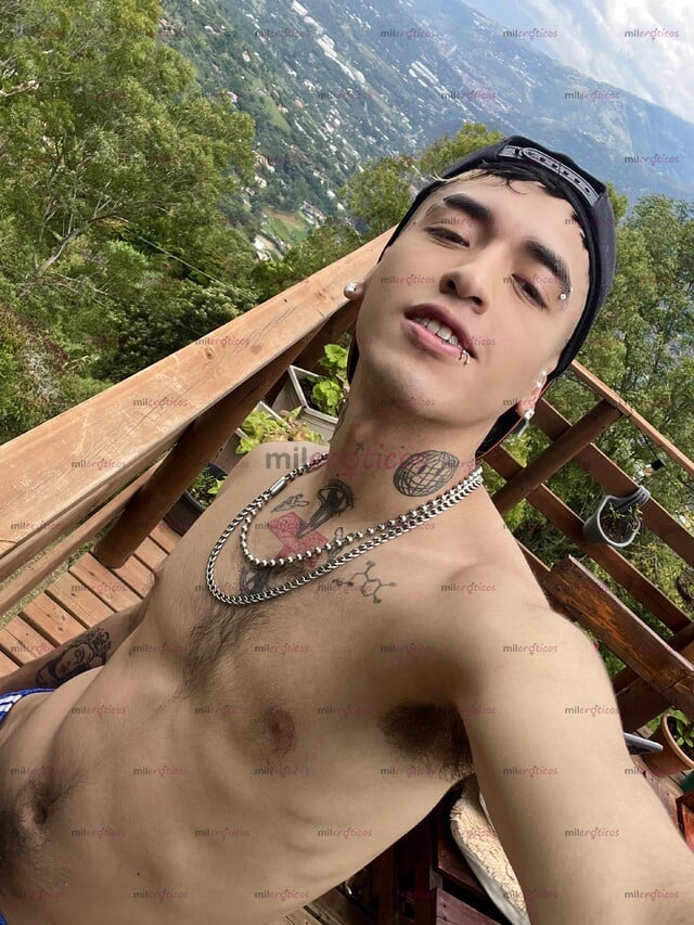 FOTOS DE CHICO DOMINANTE Y ARRECHO CREADOR DE CONTENIDO EXPLICITO Y SIN CENSURA