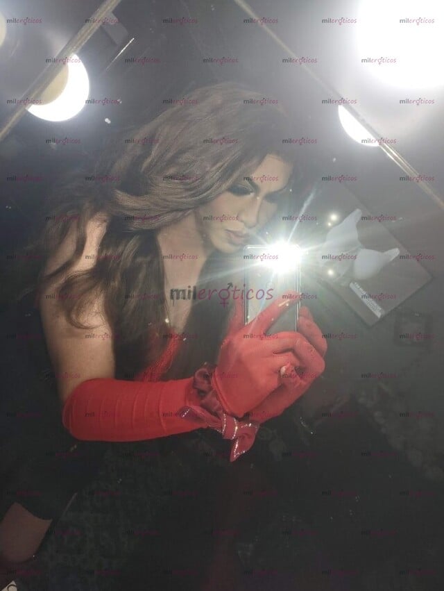 FOTOS DE PROMOCION DE TIERRA CALIENTE LAS PIERNAS DEL MILLÓN ÚNICOS DIAS SEXOXA Y PUTONA