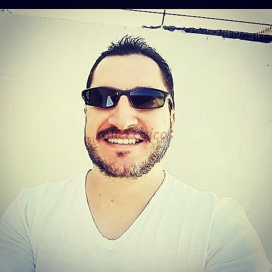 Precisa de uma companhia para desabafar conversar ou relaxar com uma boa massagem vc vai ficar satisfeita e pedir mais solteiro ha 10 anos nao fumo al...