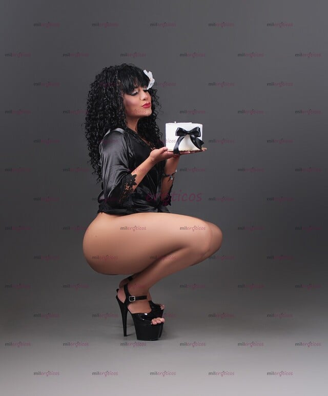 FOTOS DE VEN A DISFRUTAR DE TU CHICA MORBOSA TRAVIESA PIERNONA CON UN CULOTE