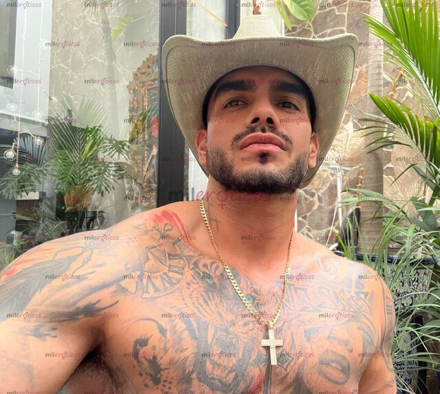 FOTOS DE MACHO TATUADO VERGON Y CULON NUEVO XL TENGO 3RO PARA TRIO.