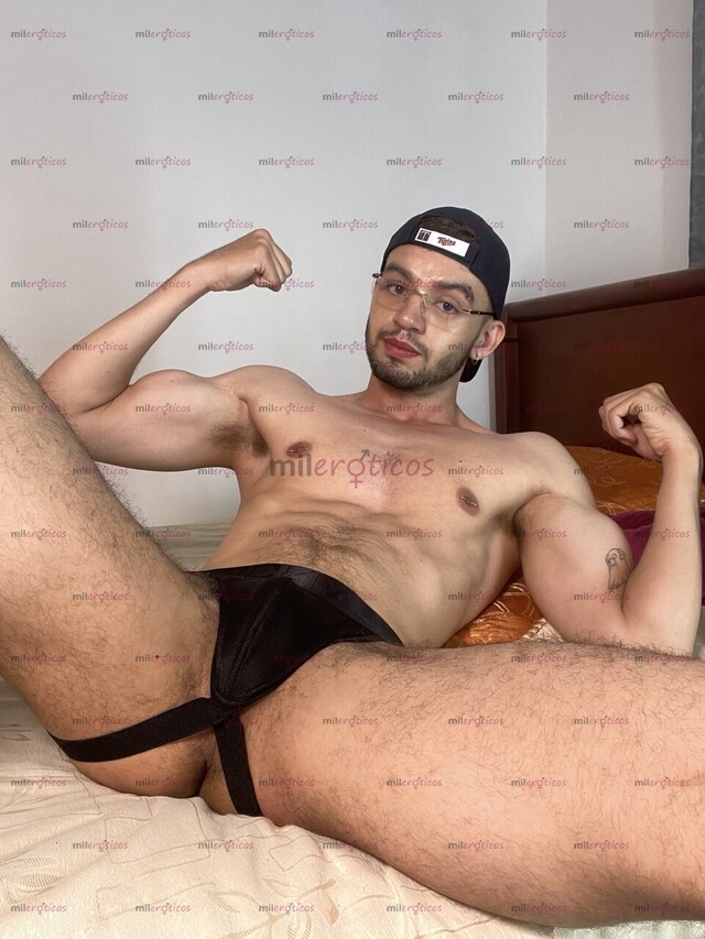 FOTOS DE HOMBRE VERSÁTIL MASCULINO BILINGUE DISPONIBLE