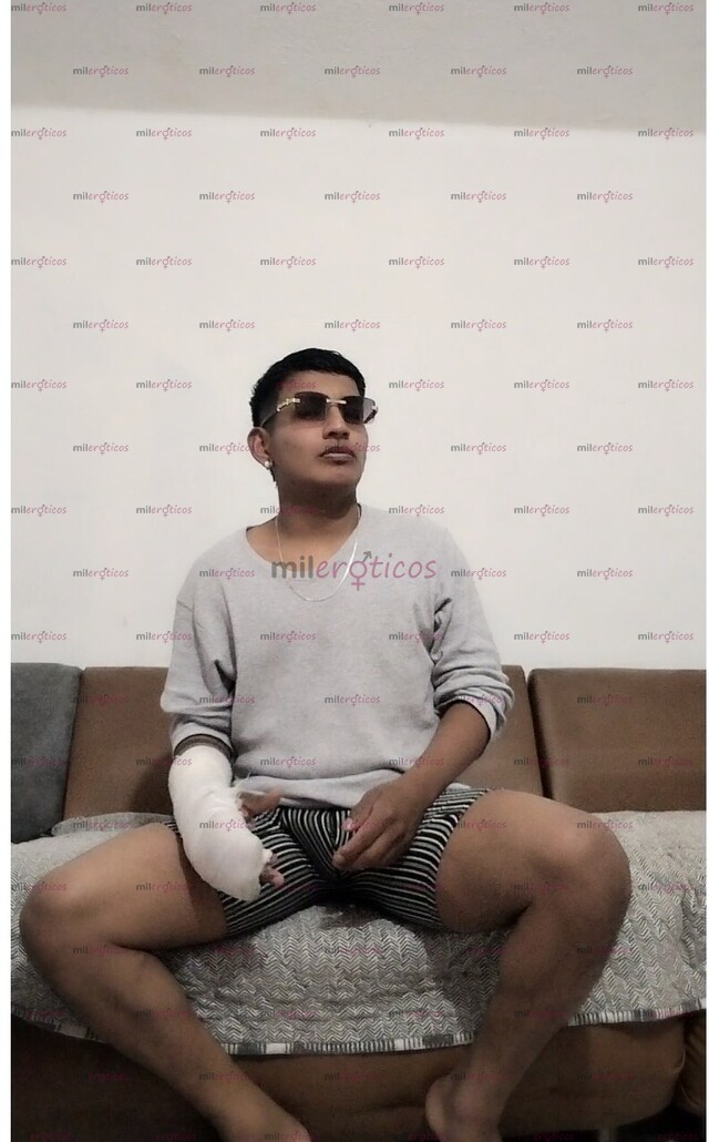 FOTOS DE JOVEN MORENO DISPUESTO A COMPLACER CON VERGA A LA CHICA QUE DESEE