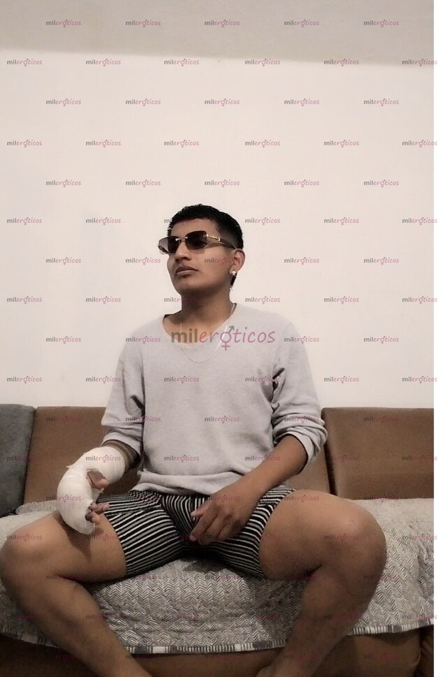 FOTOS DE JOVEN MORENO DISPUESTO A COMPLACER CON VERGA A LA CHICA QUE DESEE