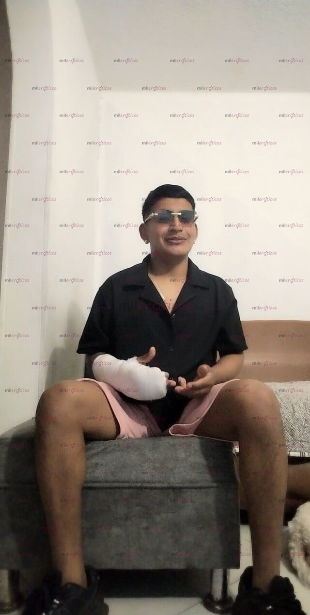 FOTOS DE CHICO MORENO ACTIVO DISPUESTO A COMPLACER CON VERGA AL QUE DESEE