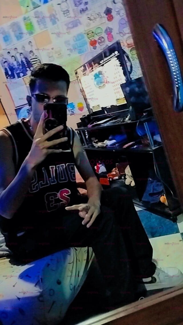 FOTOS DE SANTIAGO JOVEN DISCRETO SERIO MASCULINO ACOMPAÑANTE SCORT