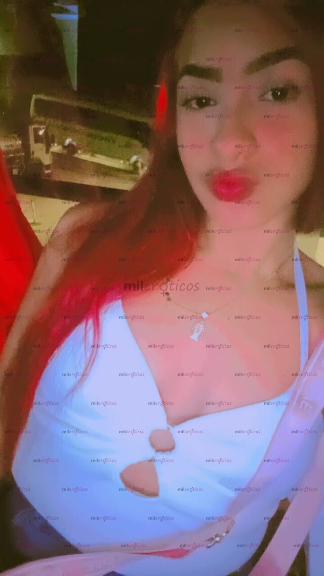 FOTOS DE LA FLACA BELLA PELIROJO DE VENEZUELA MUY CALIENTE Y ATRACTIVA