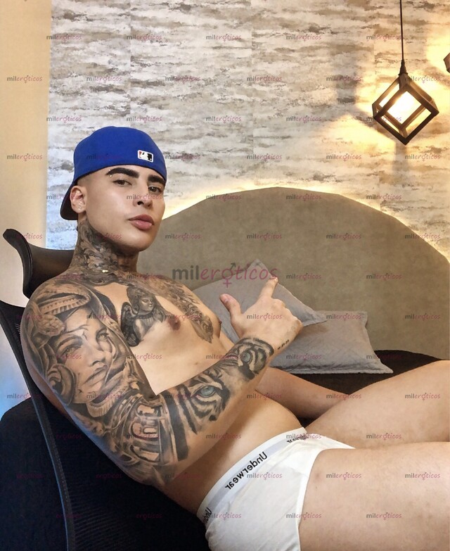 FOTOS DE POLLO SERIO RESERVADO Y TATUADO LISTO PARA COMPLACERTE