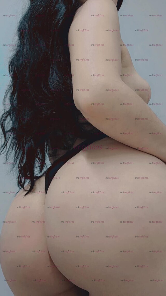 FOTOS DE KAROL NALGONA CON EL MEJOR ANAL Y PIERNAS PRECIOSAS