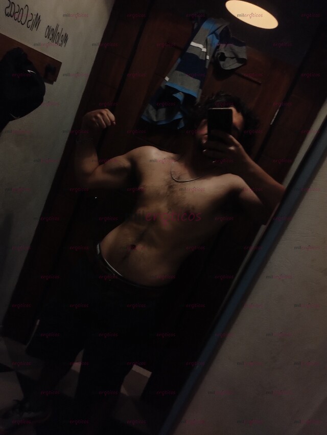 FOTOS DE DE VISITA EN MONTERREY SOY ROBERT CON 19CM DE INTENSIDAD