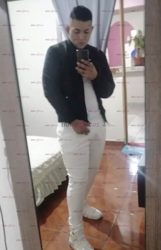 FOTOS DE CHICO, MUY CALIENTE, DISPUESTA A CUMPLIR TUS MÁS LOCAS FANTASÍAS