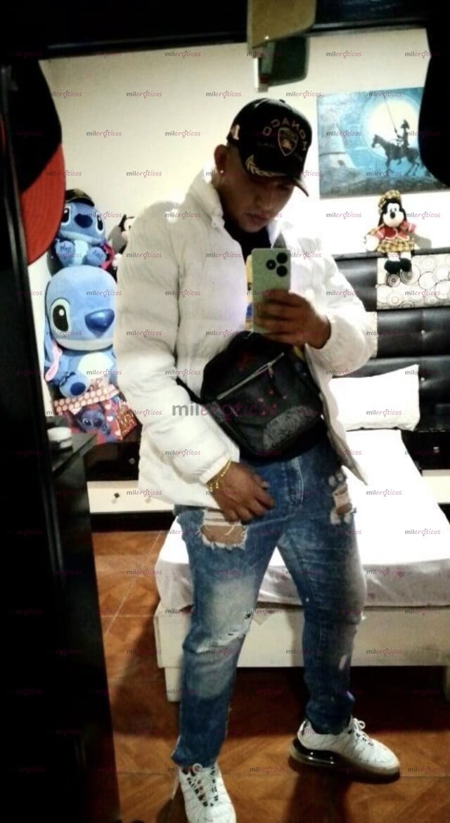 FOTOS DE CHICO, MUY CALIENTE, DISPUESTA A CUMPLIR TUS MÁS LOCAS FANTASÍAS