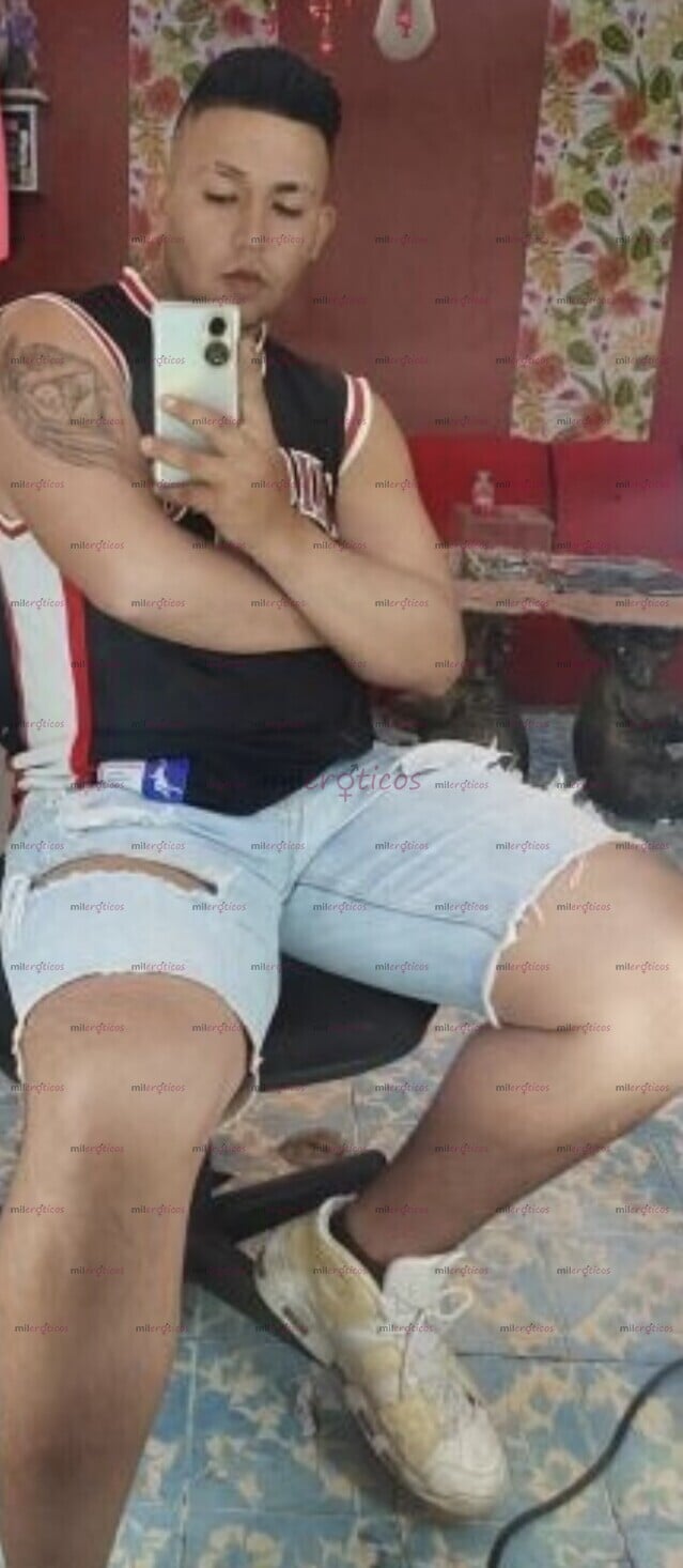 FOTOS DE CHICO, MUY CALIENTE, DISPUESTA A CUMPLIR TUS MÁS LOCAS FANTASÍAS