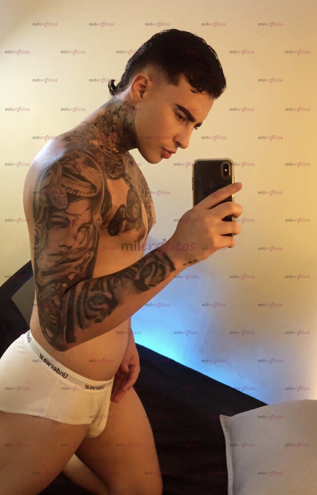 FOTOS DE POLLO SERIO RESERVADO Y TATUADO LISTO PARA COMPLACERTE