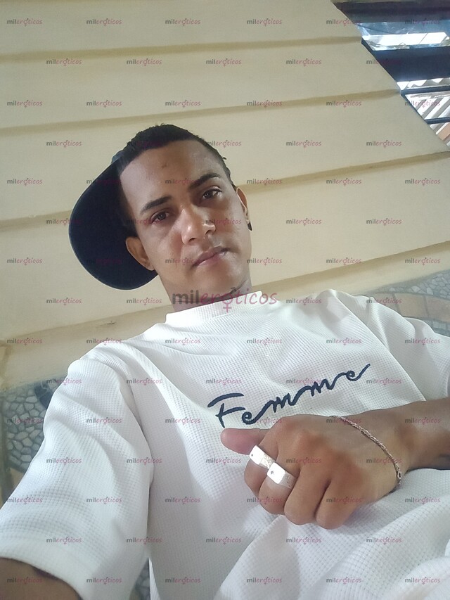 FOTOS DE HOLA MI NOMBRE CARLOS TENGO 27 AÑOS SI DESEAS COMPLACER A TU MUJER A TU NOVIO O