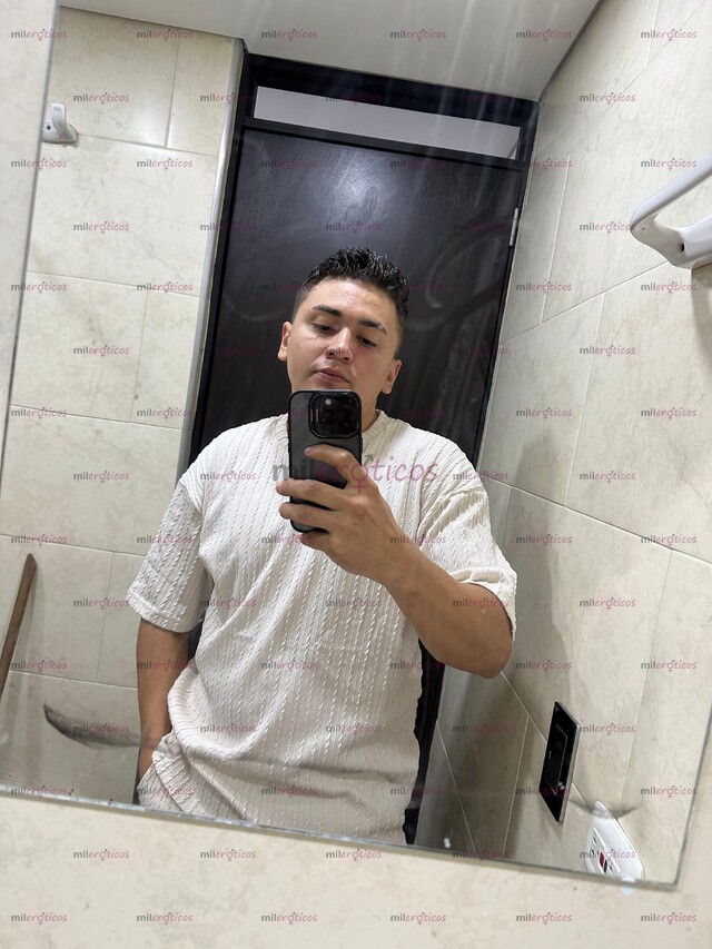 FOTOS DE ALEJANDRO,ARDIENTE,DOTADO,CON UN GRANDE,Y DERECHITO, CABEZÓN