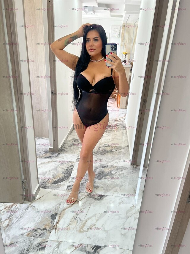 FOTOS DE SALOME SOLO POR ESTA SEMANA DE PASO EN LA CIUDAD