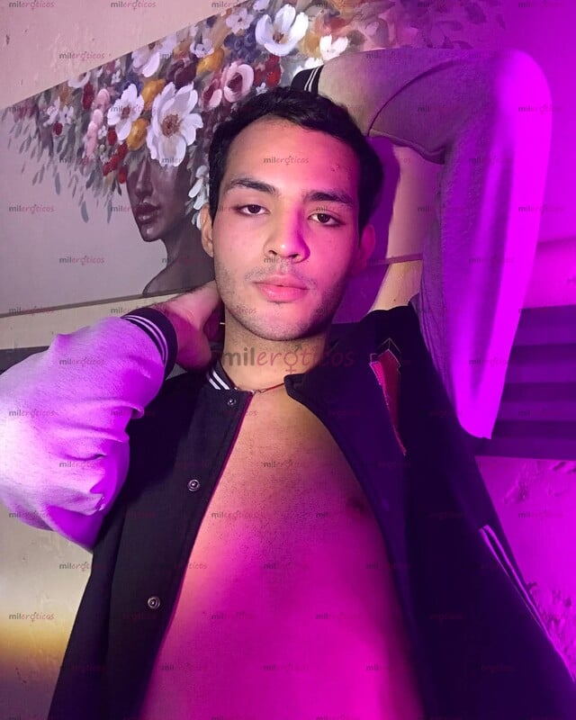 FOTOS DE CHICO VERSÁTIL COMPLACIENTE Y CALIENTE EN BUSCA DE DIVERSIÓN Y PASARLA RICO