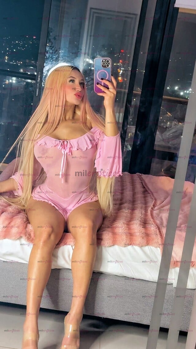 FOTOS DE TU PUTITA FAVORITA ESTA AQUI PARA SACIAR TUS GANAS DE PLACER
